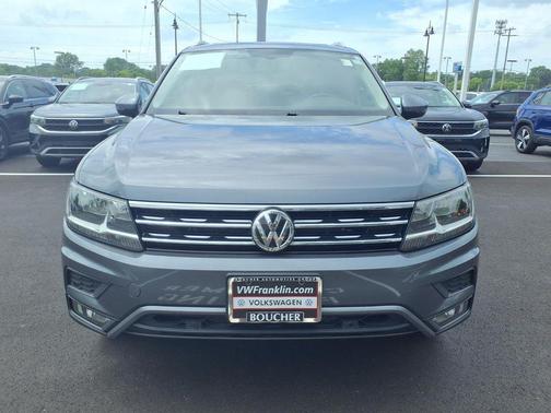 Platinum Gray Metallic 2019 Volkswagen Tiguan 2.0T SEL