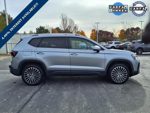 2025 Volkswagen Taos 1.5T SE