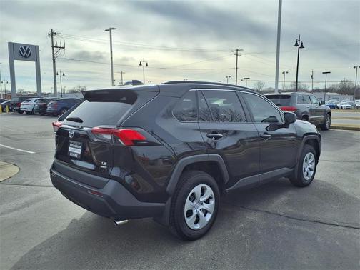 2021 Toyota RAV4 LE