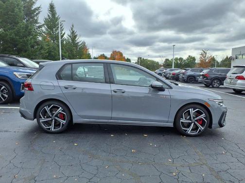 Moonstone Gray 2026 Volkswagen Golf GTI 2.0T SE DSG