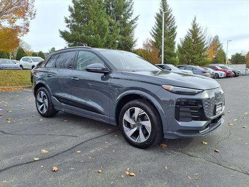 2025 Audi Q6 e-tron Premium Plus quattro