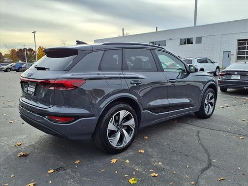 2025 Audi Q6 e-tron Premium Plus quattro