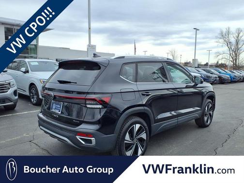 Deep Black Pearl 2025 Volkswagen Taos 1.5T SE