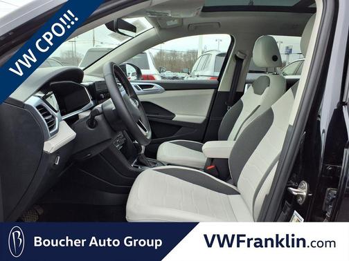 Deep Black Pearl 2025 Volkswagen Taos 1.5T SE