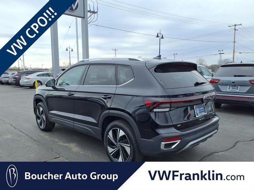 Deep Black Pearl 2025 Volkswagen Taos 1.5T SE