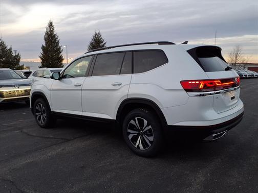 2026 Volkswagen Atlas 2.0T SE w/Technology 4MOTION