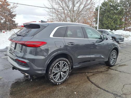2025 Audi Q5 Premium Plus TFSI quattro S tronic