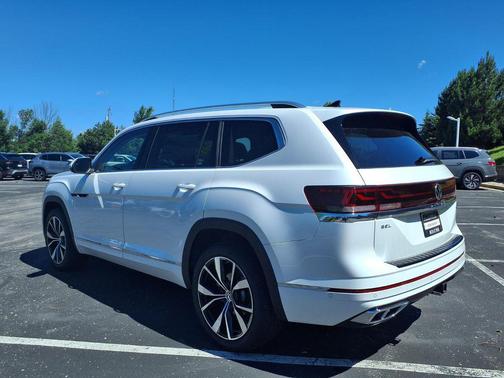 Opal White Pearl 2026 Volkswagen Atlas 2.0T SEL Premium R-Line 4MOTION