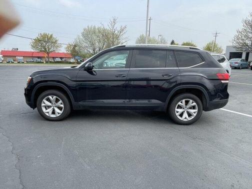 Photo 3 of 23 of 2019 Volkswagen Atlas 3.6L SE w/Technology
