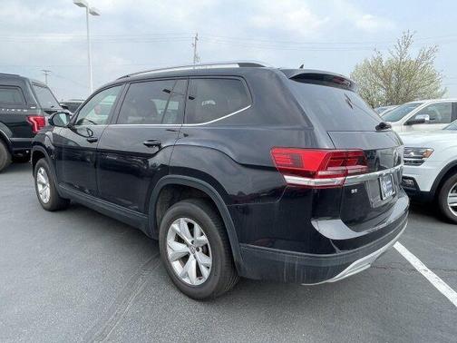 Photo 4 of 23 of 2019 Volkswagen Atlas 3.6L SE w/Technology