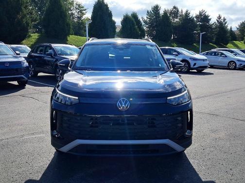 2025 Volkswagen Tiguan 2.0T SE R-Line Black 4MOTION