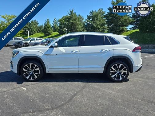 2024 Volkswagen Atlas Cross Sport 2.0T SEL Premium