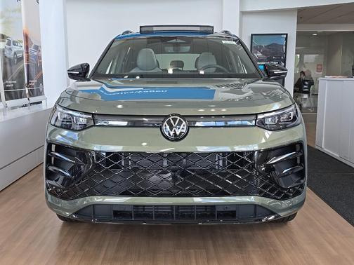 2025 Volkswagen Tiguan 2.0T SE R-Line Black 4MOTION