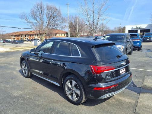 2023 Audi Q5 40 Premium Plus