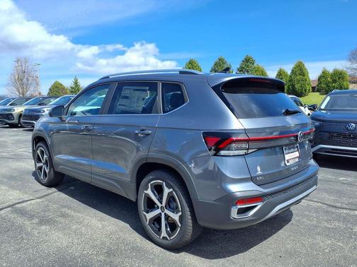 Platinum Gray Metallic 2026 Volkswagen Taos SEL