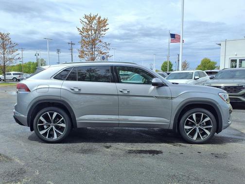 Silver Mist 2026 Volkswagen Atlas Cross Sport 2.0T SEL Premium