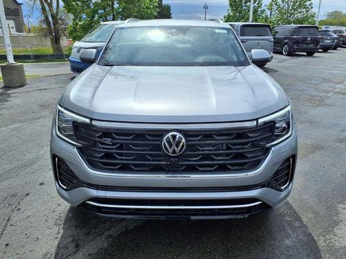 Silver Mist 2026 Volkswagen Atlas Cross Sport 2.0T SEL Premium