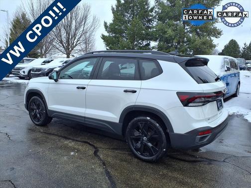 2025 Volkswagen Taos 1.5T SE Black