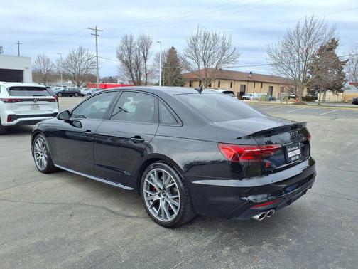 Mythos Black Metallic 2022 Audi S4 3.0T Premium