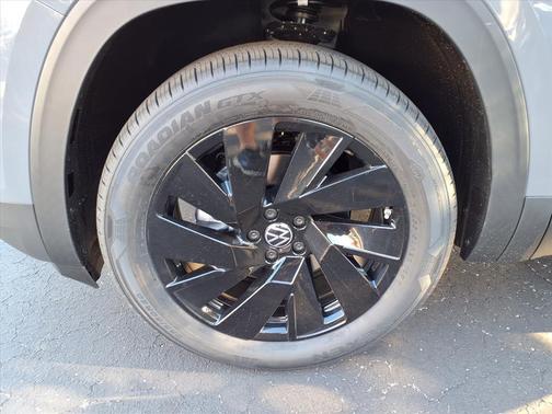 2026 Volkswagen Atlas 2.0T SE w/Technology 4MOTION