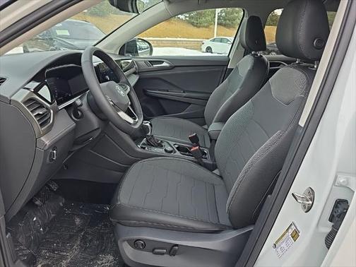 2025 Volkswagen Taos 1.5T SE Black