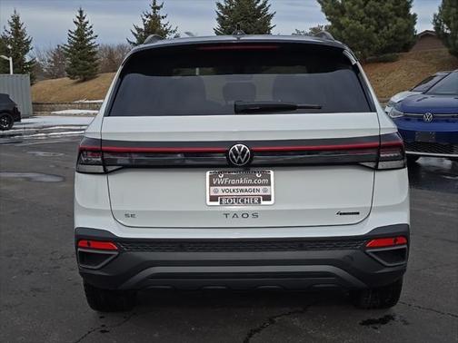 2025 Volkswagen Taos 1.5T SE Black