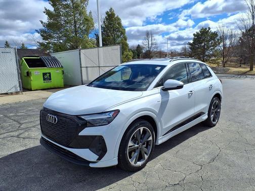 2024 Audi Q4 e-tron Premium 55 quattro