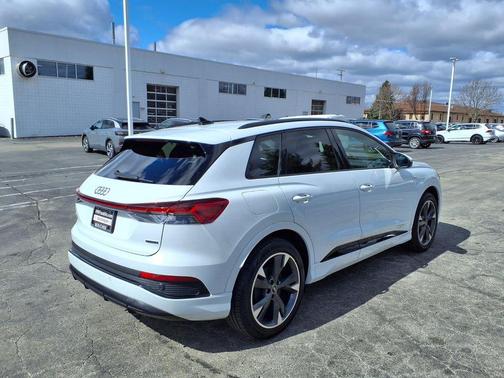 2024 Audi Q4 e-tron Premium 55 quattro