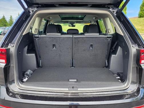 2025 Volkswagen Atlas 2.0T SE w/Technology 4MOTION