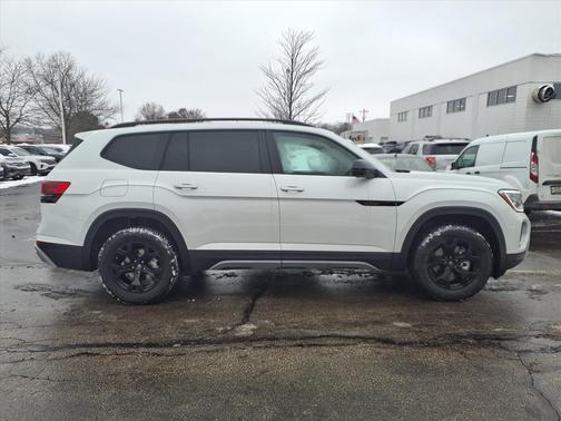 2026 Volkswagen Atlas Peak Edition
