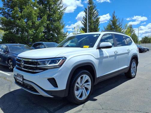 Pure White 2023 Volkswagen Atlas 3.6L SE w/Technology