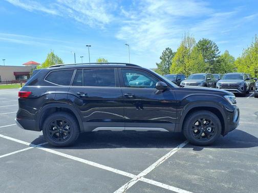 Deep Black 2026 Volkswagen Atlas Peak Edition