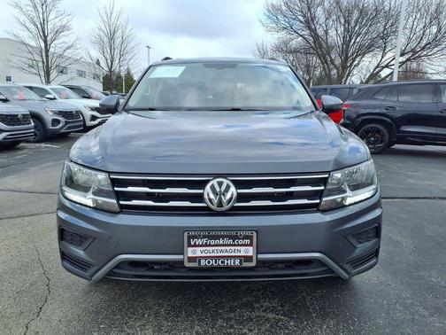 Platinum Gray Metallic 2019 Volkswagen Tiguan 2.0T SE 4MOTION