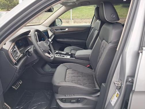 2025 Volkswagen Atlas 2.0T SEL Premium R-Line 4MOTION