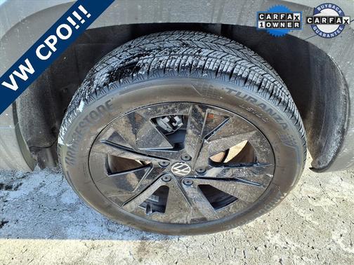 2025 Volkswagen Taos 1.5T SE Black