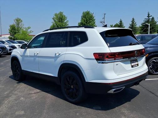 2025 Volkswagen Atlas 2.0T SE w/Technology 4MOTION