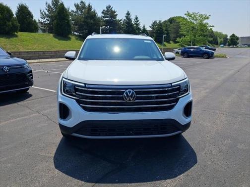 2025 Volkswagen Atlas 2.0T SE w/Technology 4MOTION
