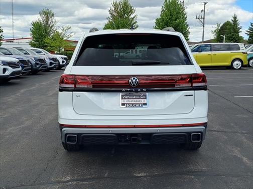 2025 Volkswagen Atlas 2.0T Peak Edition