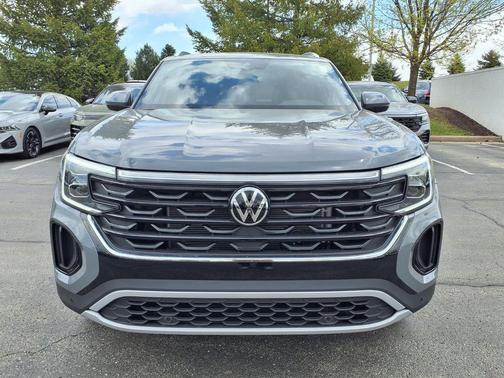 pure gray 2026 Volkswagen Atlas Cross Sport 2.0T SE w/Technology 4MOTION