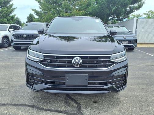 Deep Black 2024 Volkswagen Tiguan 2.0T SE R-Line Black 4MOTION