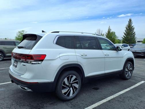 opal white pearl 2026 Volkswagen Atlas 2.0T SEL
