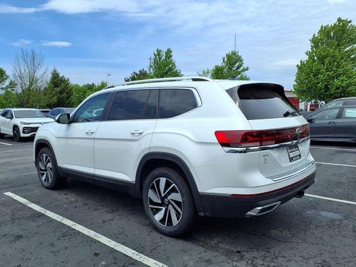 opal white pearl 2026 Volkswagen Atlas 2.0T SEL