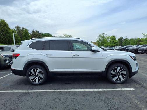 opal white pearl 2026 Volkswagen Atlas 2.0T SEL