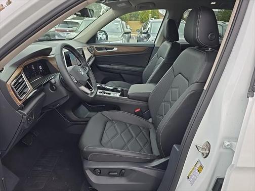 2025 Volkswagen Atlas 2.0T SE w/Technology 4MOTION