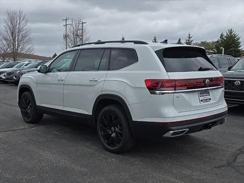 2025 Volkswagen Atlas 2.0T SE w/Technology 4MOTION
