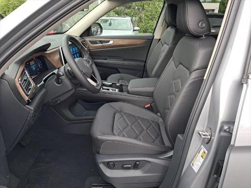 2025 Volkswagen Atlas 2.0T SE w/Technology 4MOTION