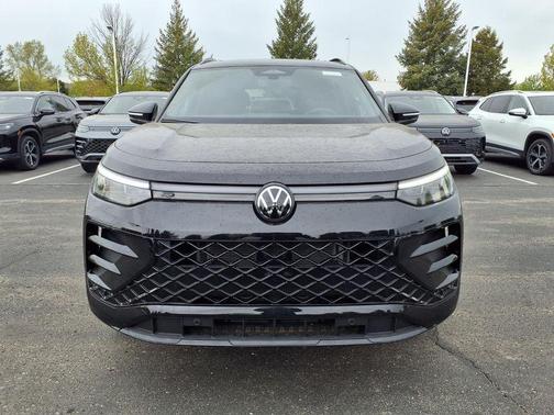 Deep Black 2026 Volkswagen Tiguan 2.0T SE R-Line Black 4MOTION