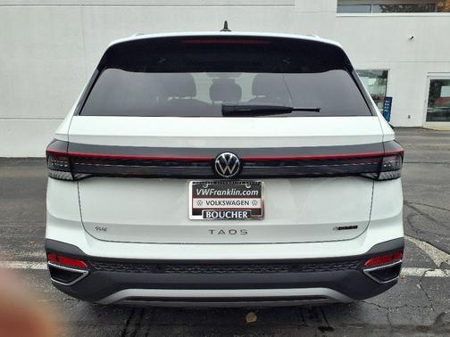 2025 Volkswagen Taos 1.5T SE
