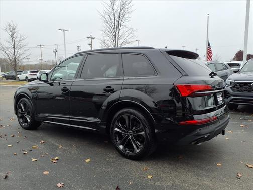 2025 Audi Q7 55 Premium Plus