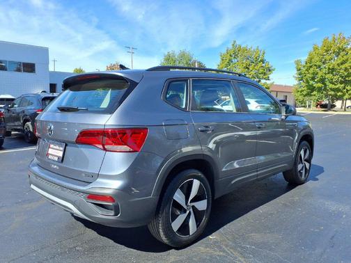 Platinum Gray Metallic 2024 Volkswagen Taos 1.5T S